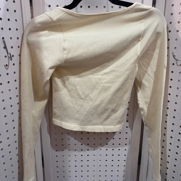 OQQ Ribbed Long Sleeve Cropped Top Cream M Scoop Neck - Picture 4 of 4